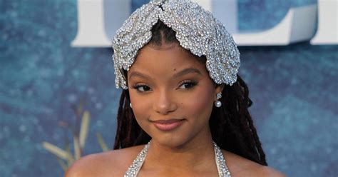 halle bailey pregnant 2022.